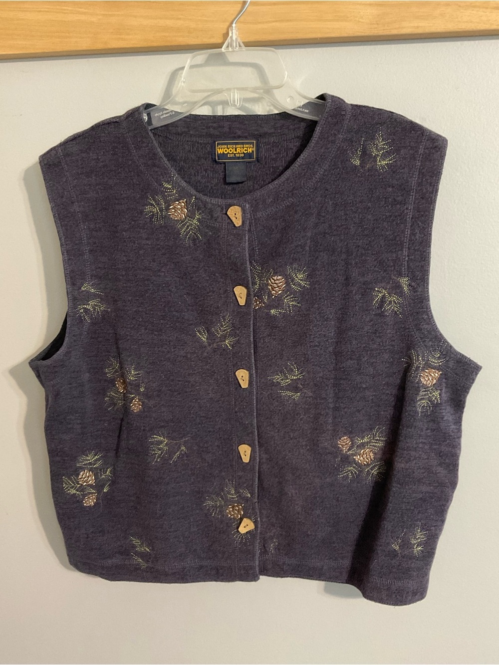 Woolrich Women's  Pinecone Embroidered Button Vest XL
